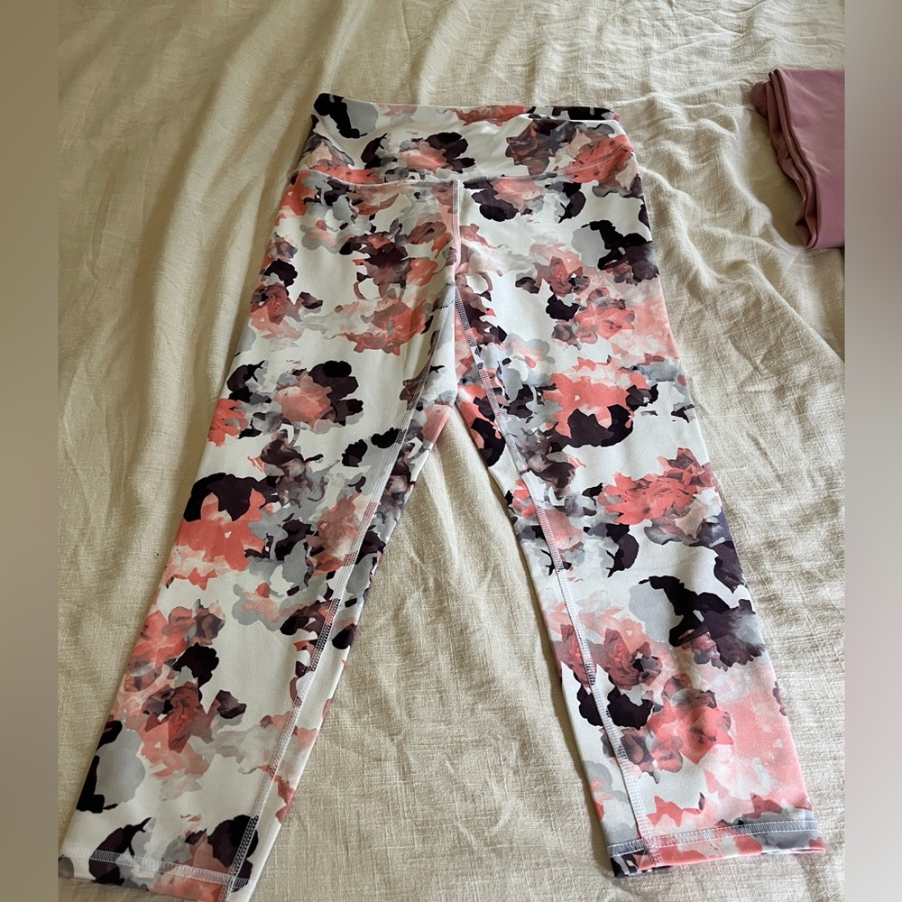 Balance Collection Floral Carpi -21in size M